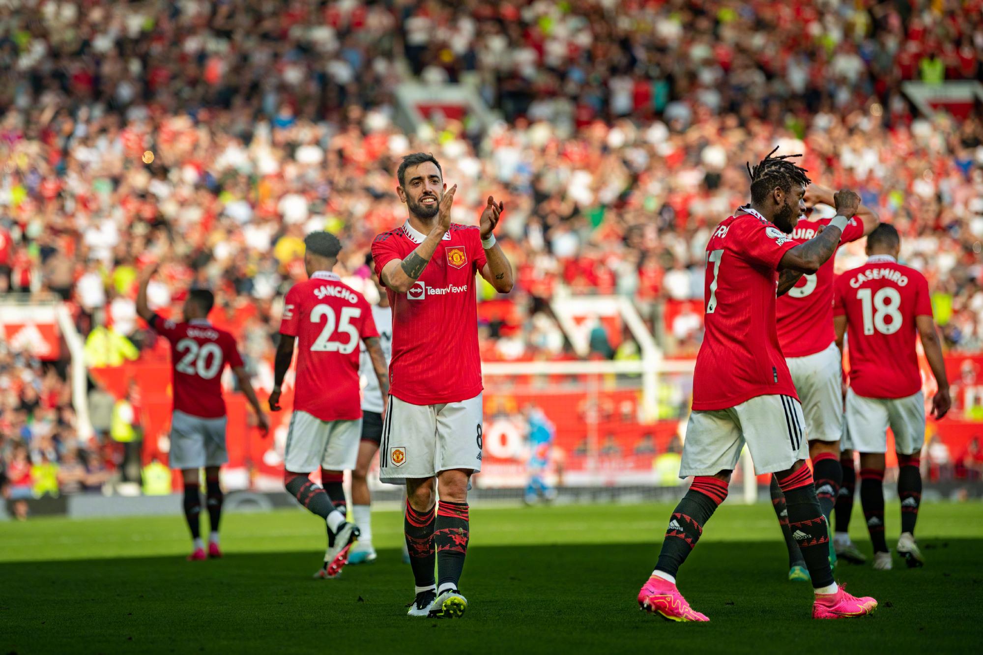 在替补席或 在替补席或